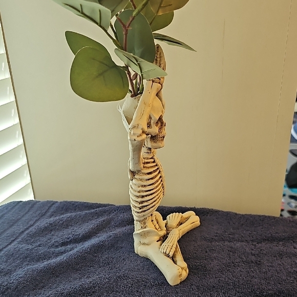 New Two 12" Ceramic Yoga Skeletons with Greenery  Halloween Decor Holiday - Picture 10 of 16